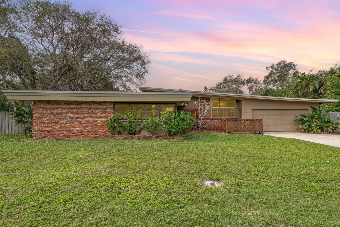 Photo of 68 W Bay Drive