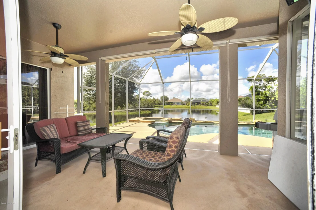 Photo of 4883 Buttonwood Drive