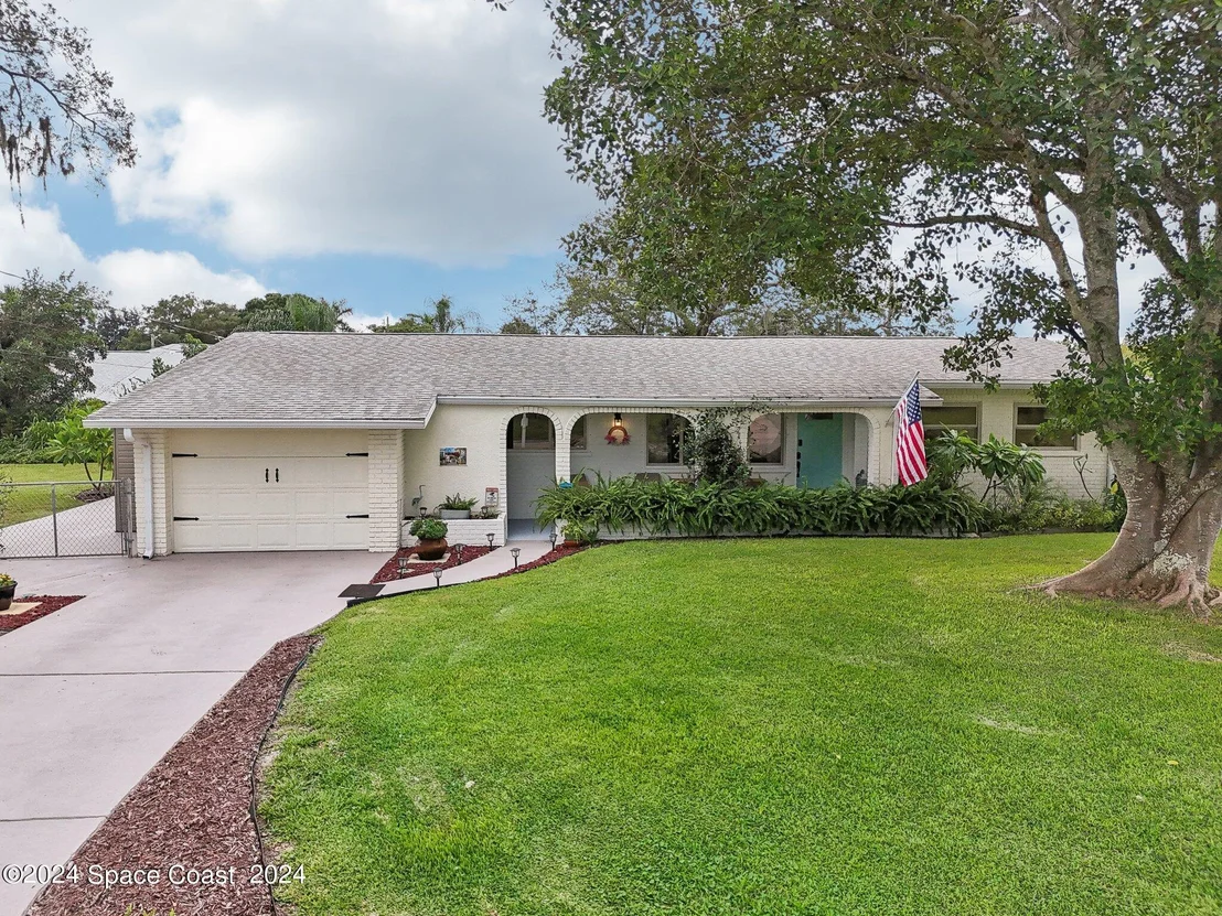 Photo of 905 Glenham Drive NE