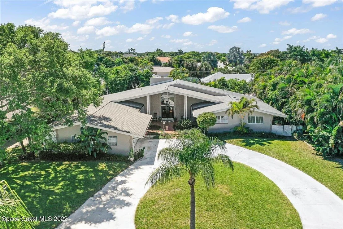 Photo of 311 Cocoa Avenue