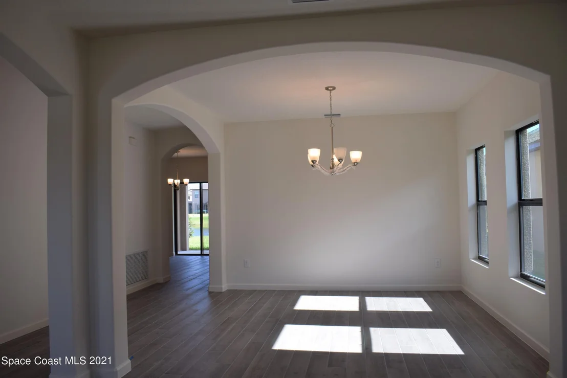 Photo of 319 Wiregrass Avenue