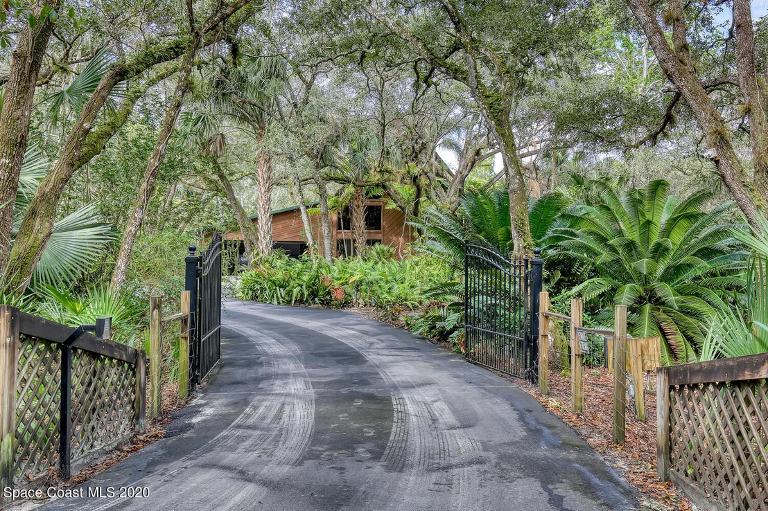 Photo of 3880 Leghorn Road