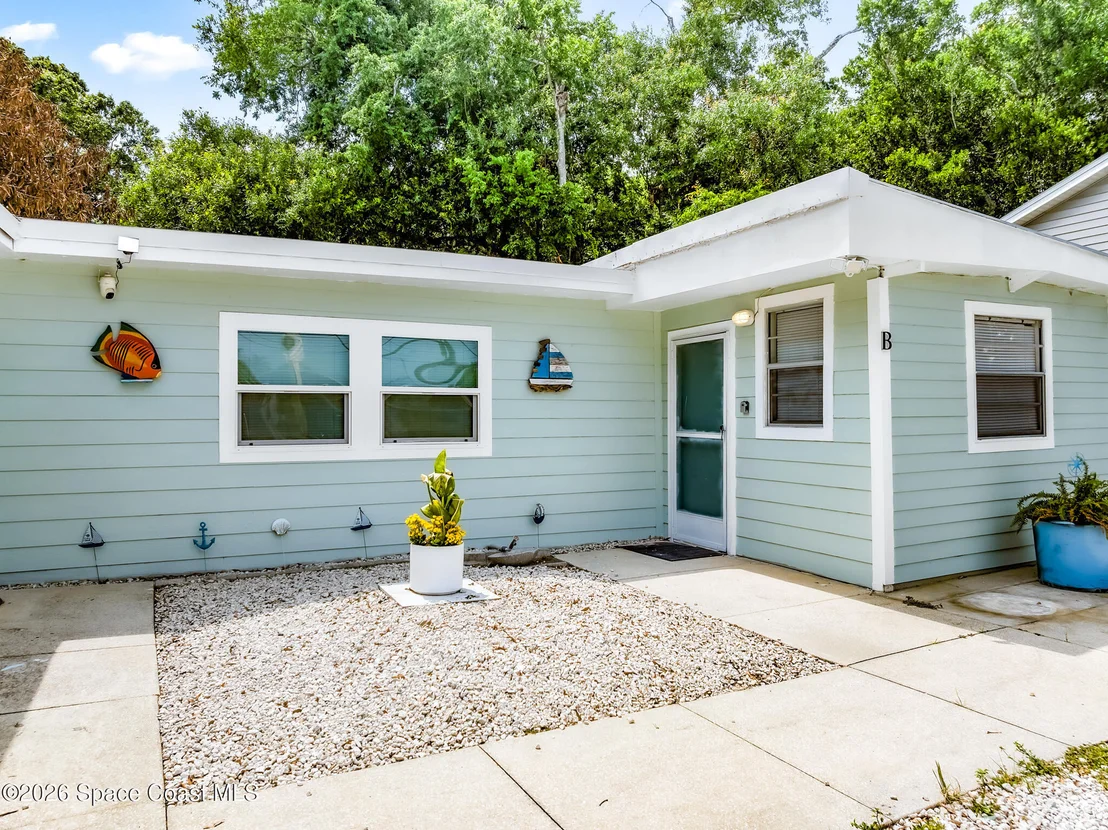 Photo of 329 Pineda Street