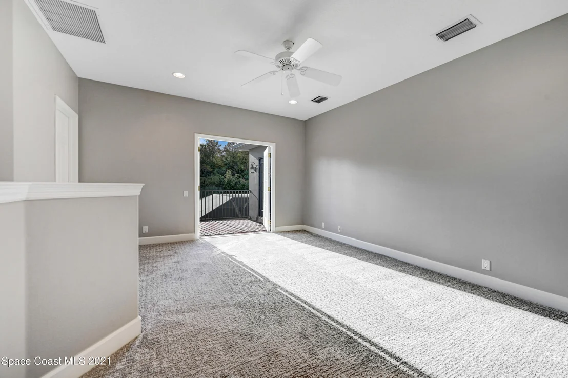 Photo of 882 Oak Park Drive