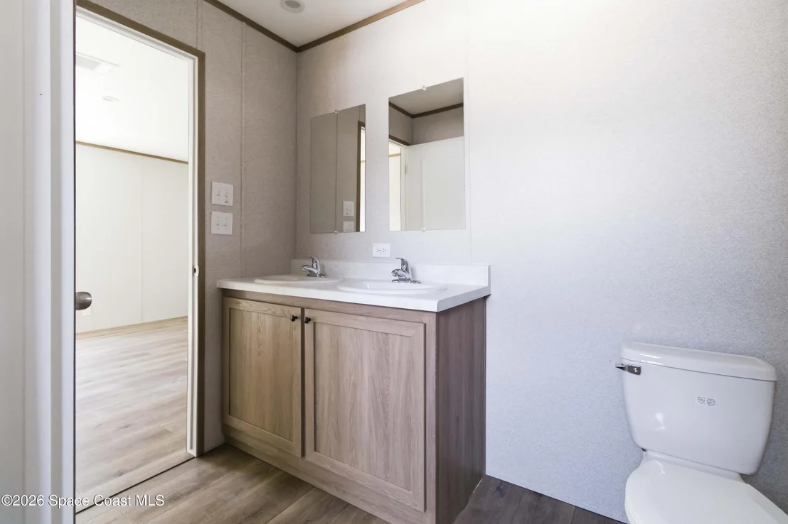 Photo of 6989 Dahlia Drive
