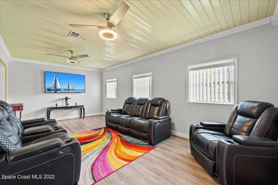 Photo of 1197 Mariposa Drive NE