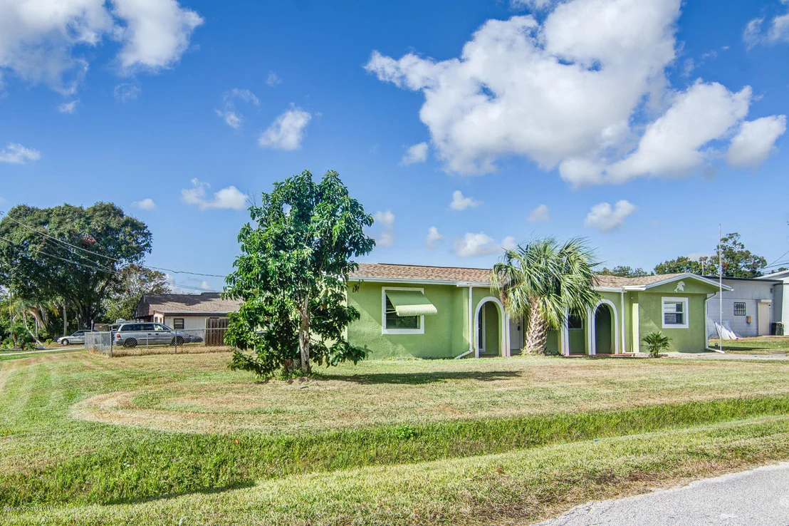 Photo of 124 Valencia Drive