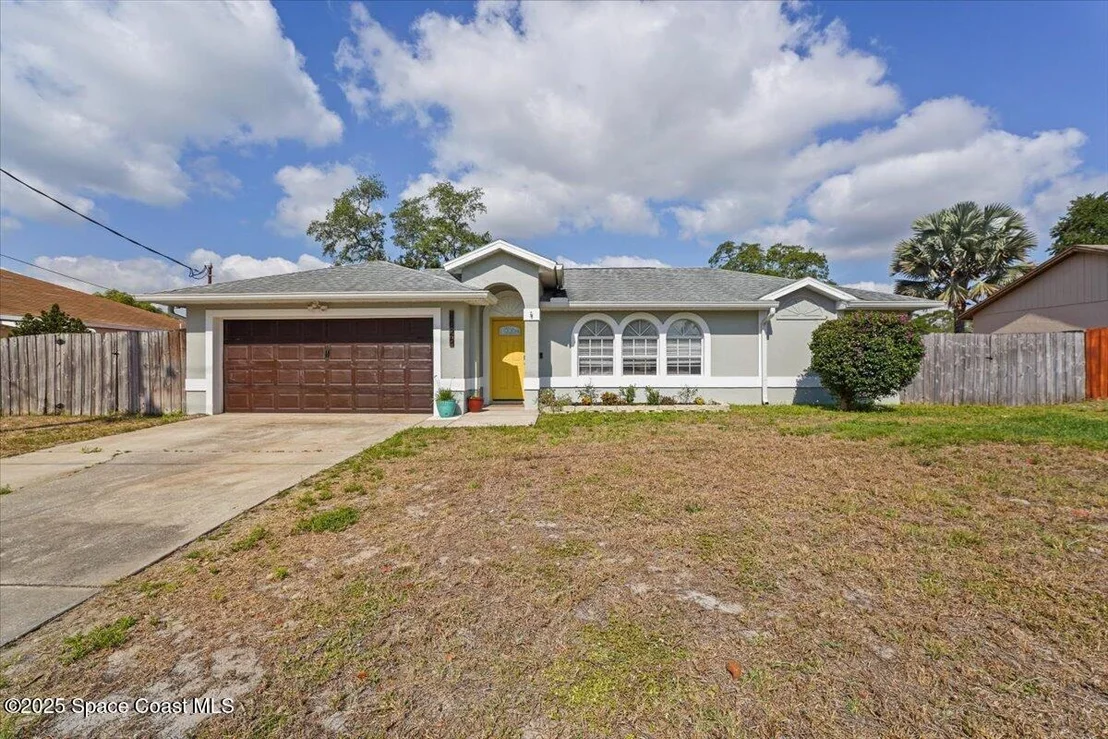 Photo of 6026 Apple Avenue