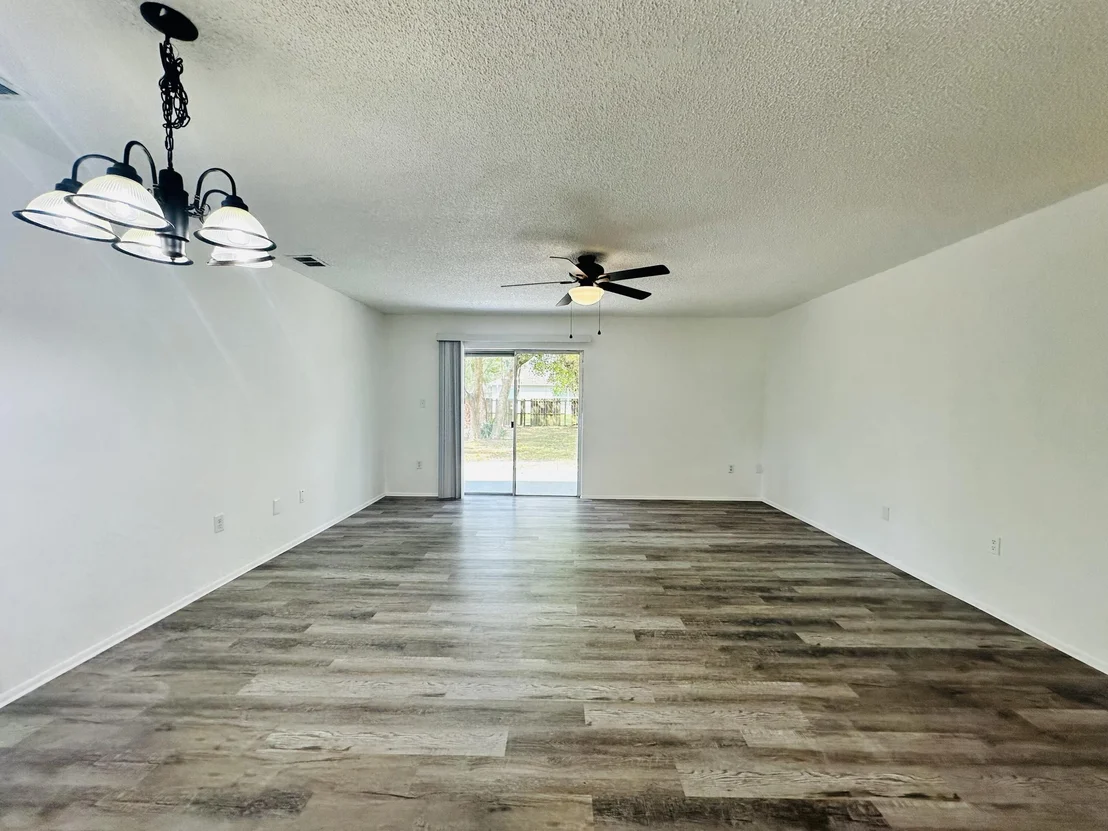 Photo of 5680 Holden Road