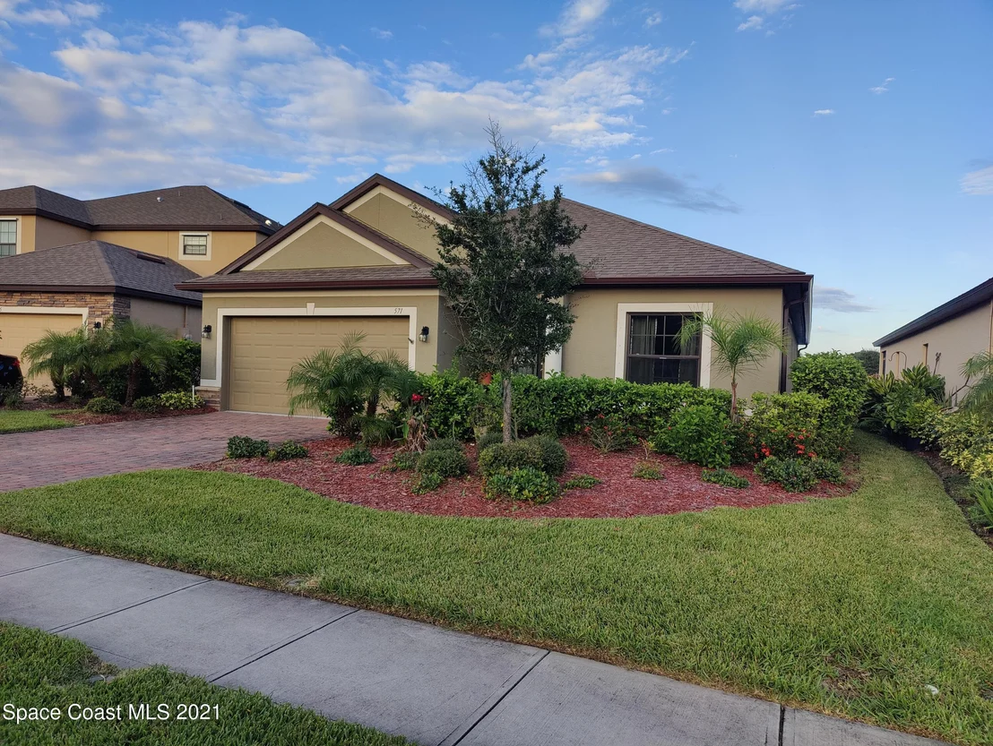 Photo of 571 Trymore Drive SE
