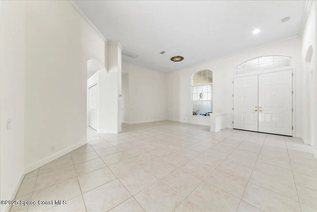 Photo of 327 Southampton Drive