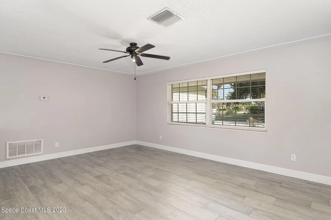 Photo of 947 Bluewater Drive