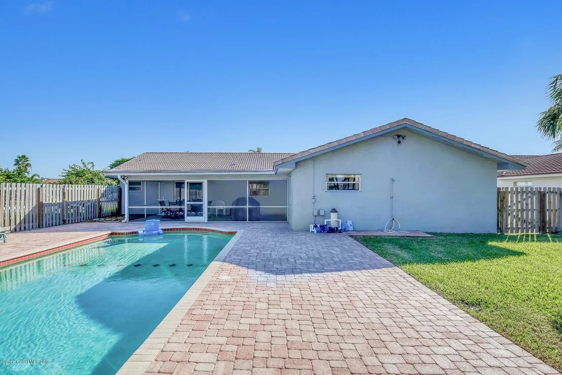Photo of 480 Red Sail Way