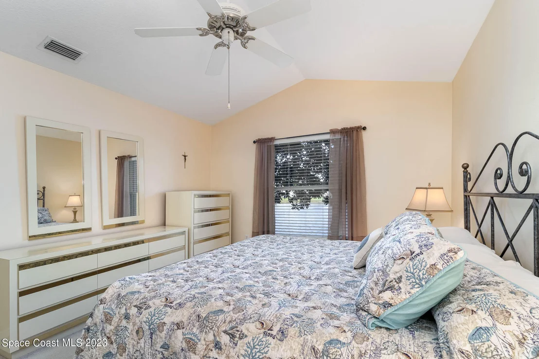 Photo of 2421 Addington Circle