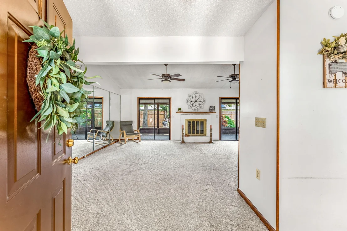 Photo of 877 Yellow Pine Avenue