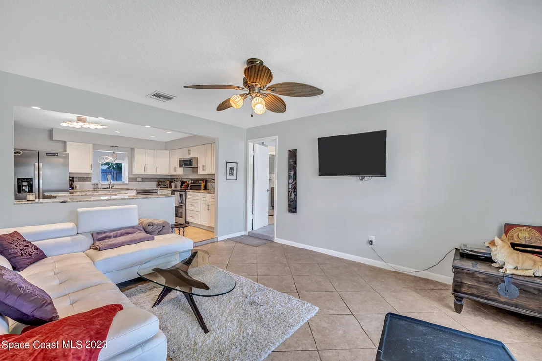 Photo of 380 Bahama Drive