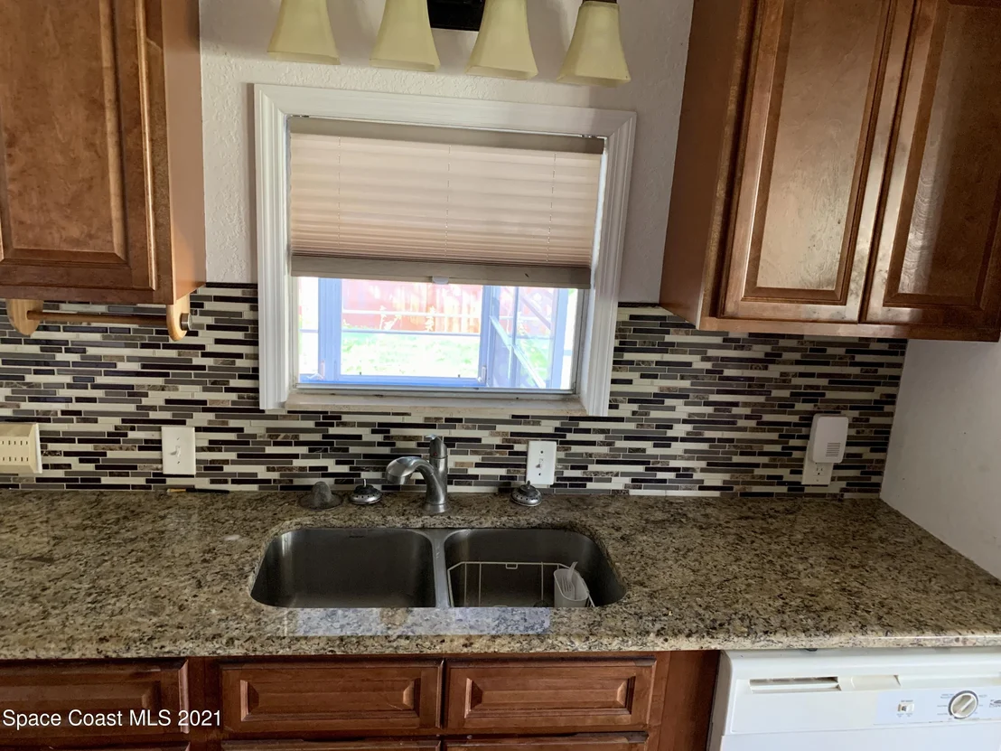 Photo of 195 Maplewood Boulevard