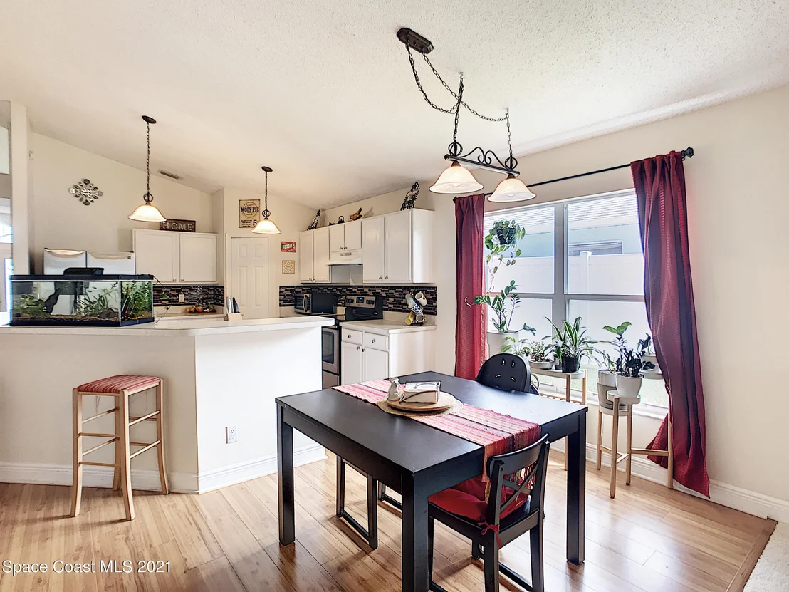 Photo of 893 Shaw Circle