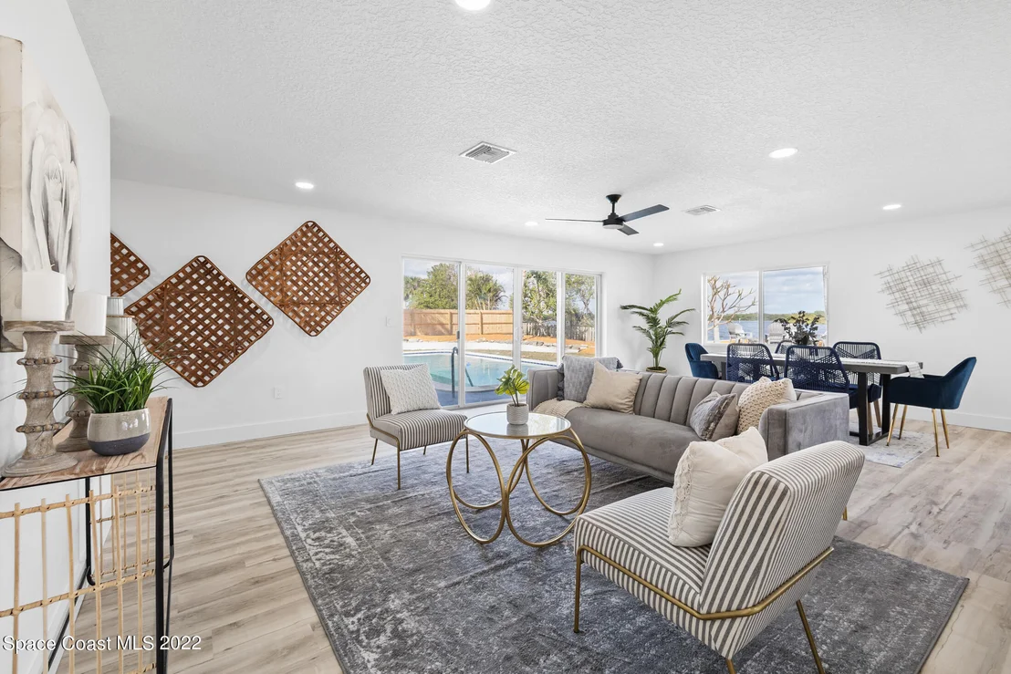 Photo of 77 W Bay Drive