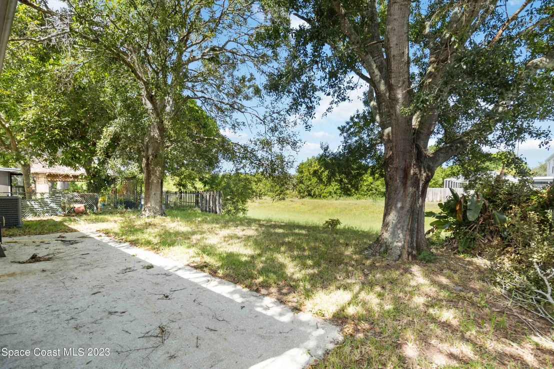 Photo of 1744 Clover Circle