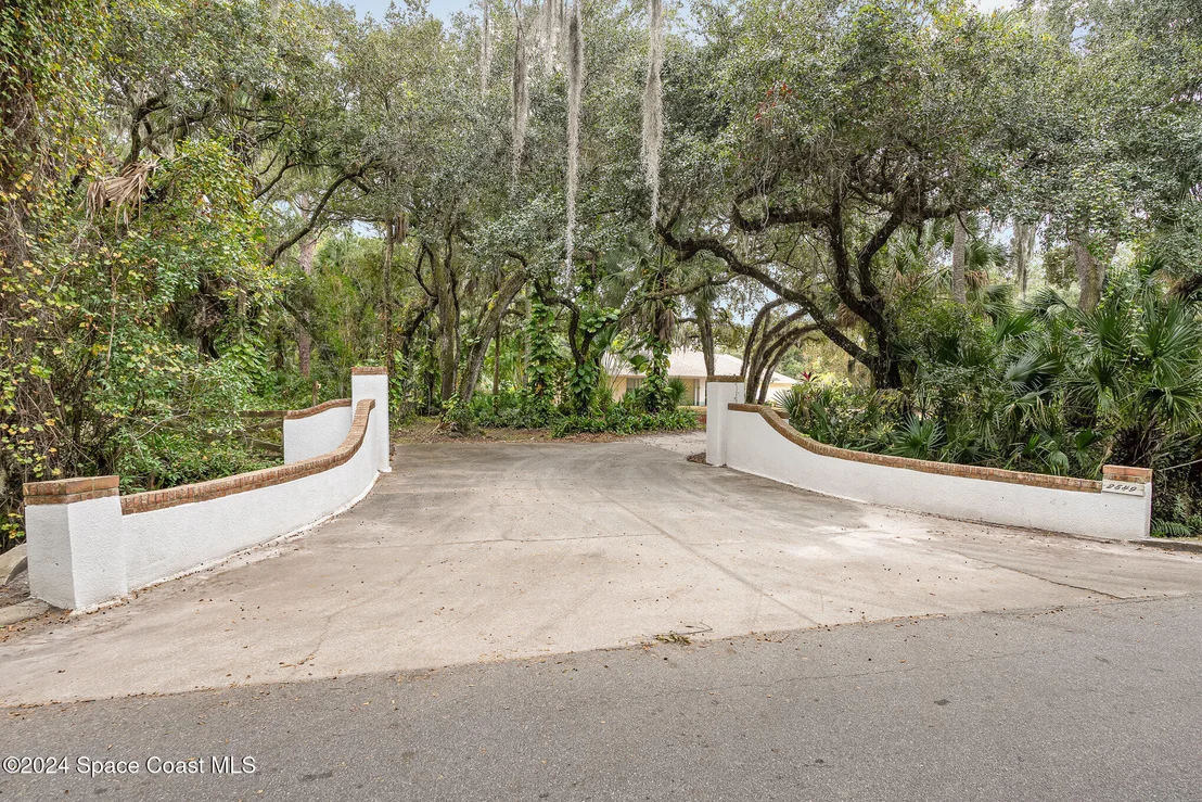 Photo of 2549 Hooper Road