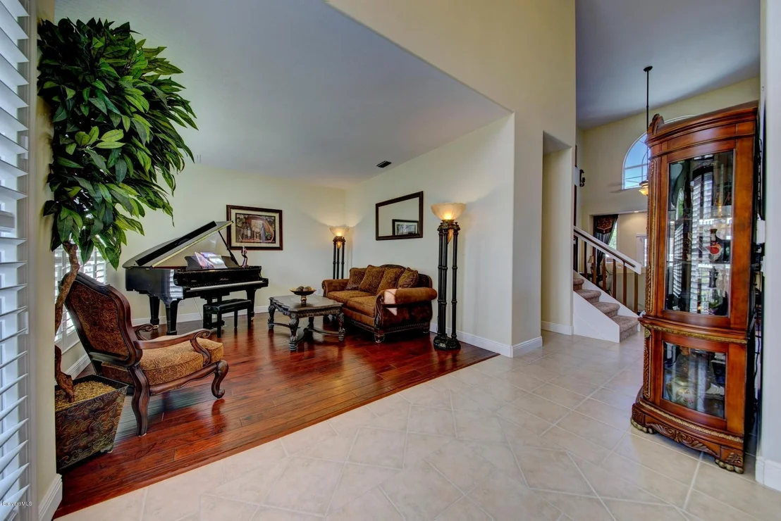 Photo of 5918 Newbury Circle