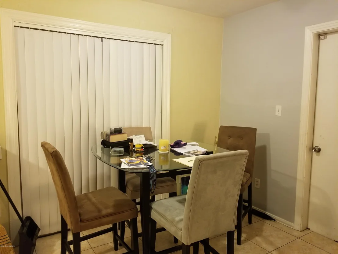 Photo of 1043 Myrtle Lane