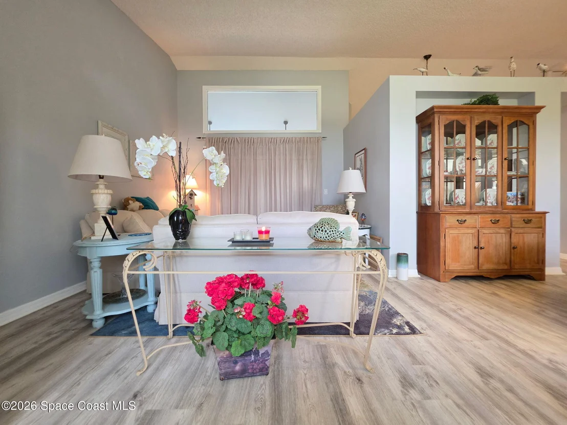 Photo of 2599 Senator Way