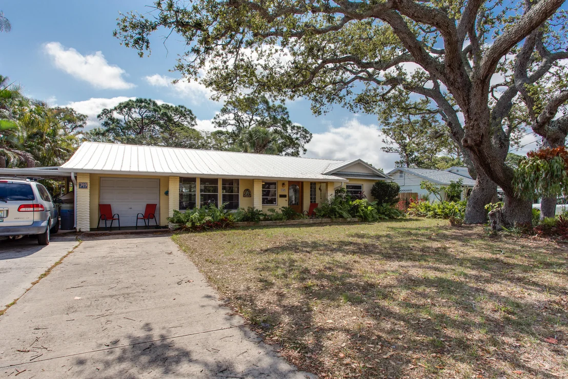 Photo of 749 Everglade Drive