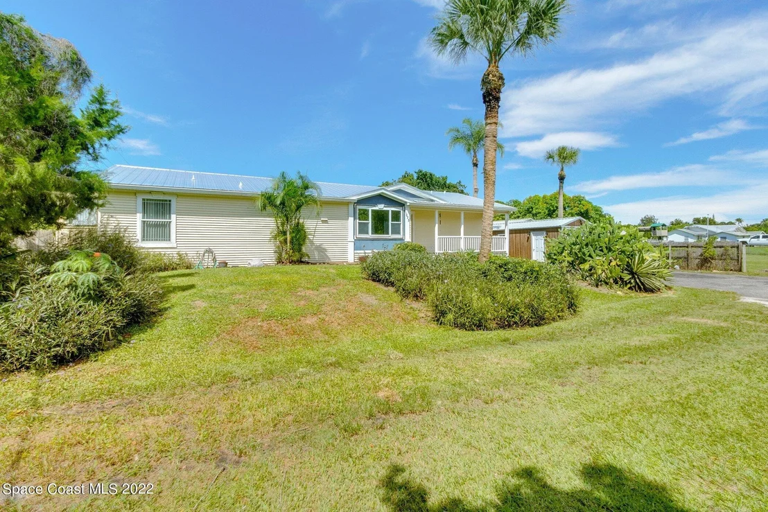 Photo of 1075 Lindholm Place