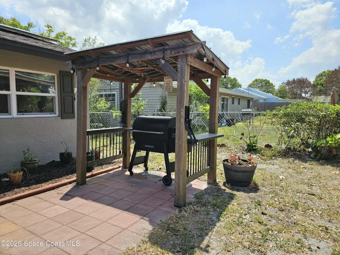 Photo of 1925 Bradway Street NE