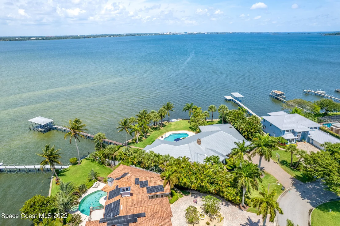 Photo of 437 River View Lane