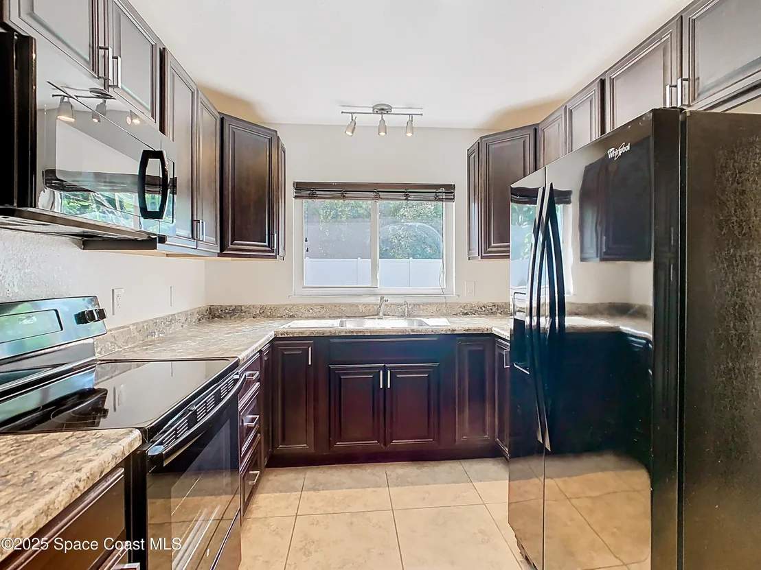 Photo of 819 W Whitmire Drive