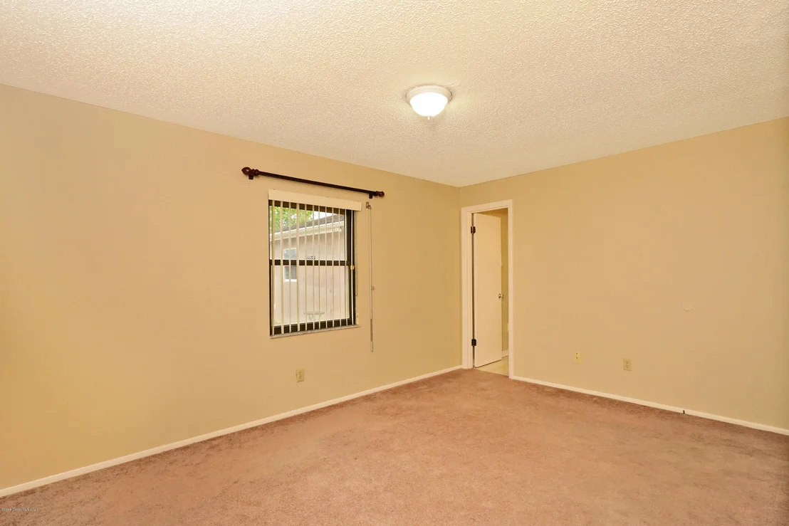 Photo of 2880 Lancaster Road