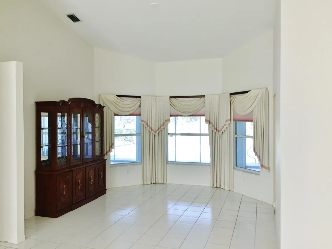 Photo of 1251 NE Meadowbrook Road