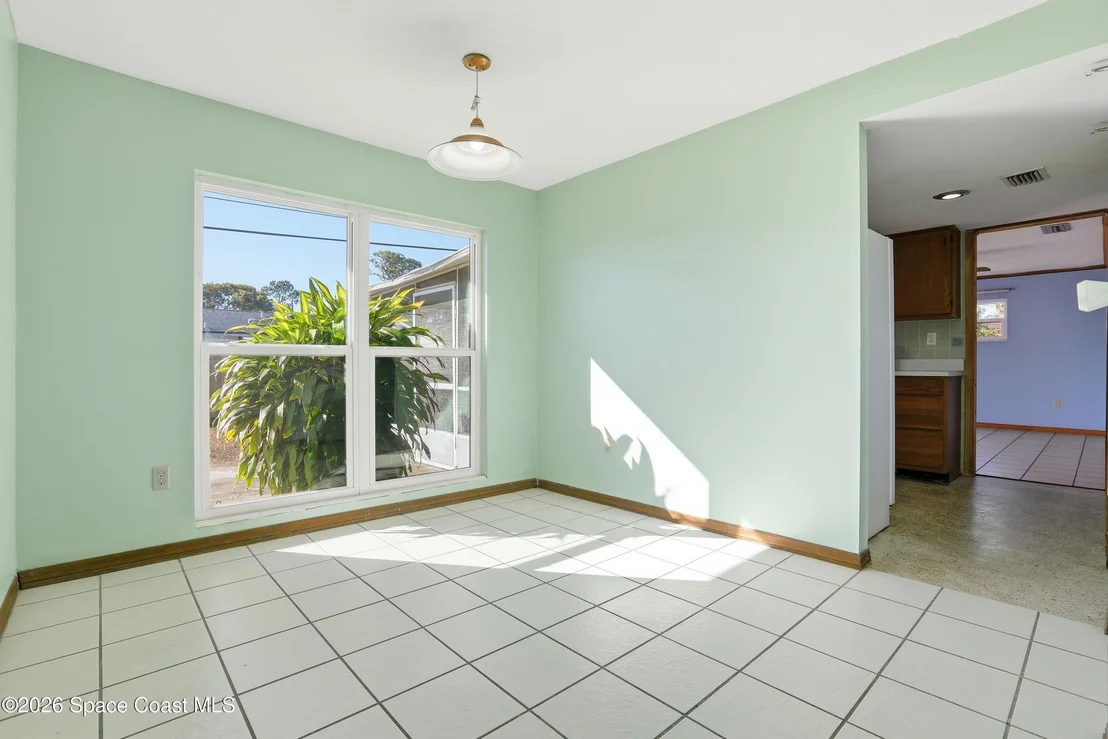 Photo of 875 Kings Post Road