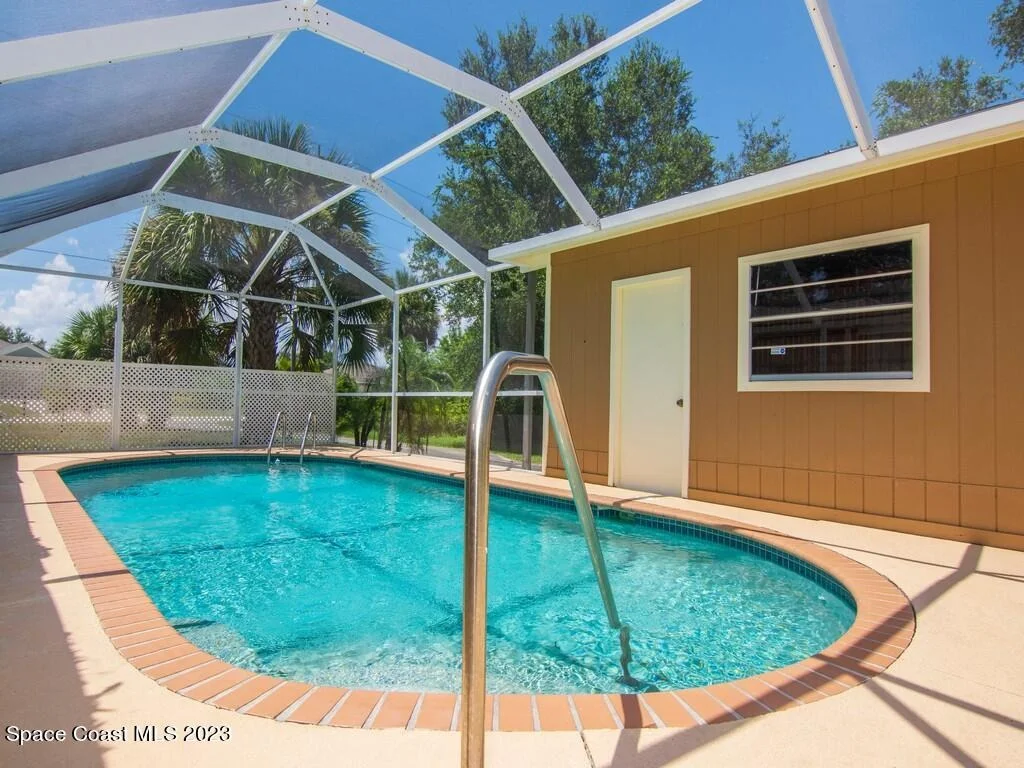 Photo of 898 Bermuda Avenue