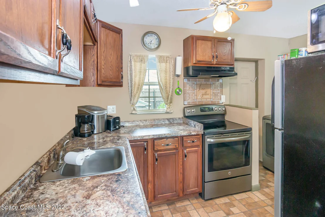 Photo of 3299 Jackson Avenue NE