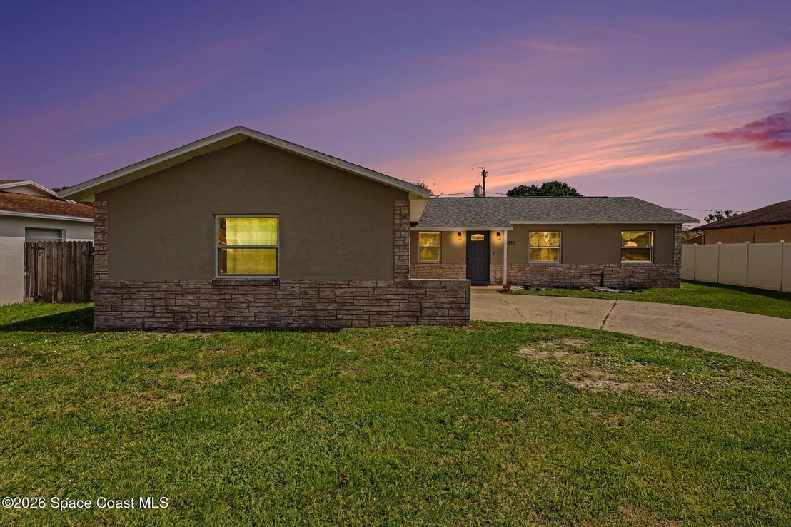 Photo of 2890 College View Drive