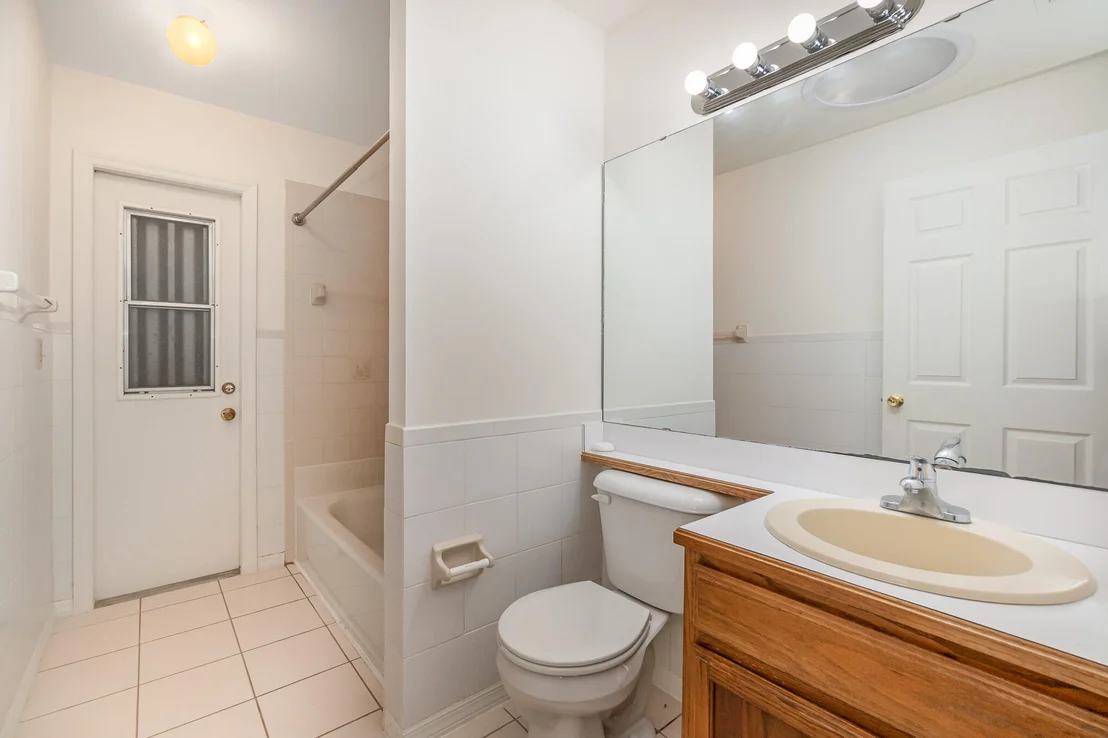 Photo of 569 Balcom Terrace SE