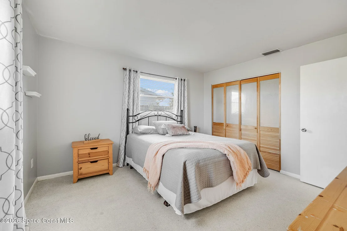 Photo of 995 Eyerly Lane NE