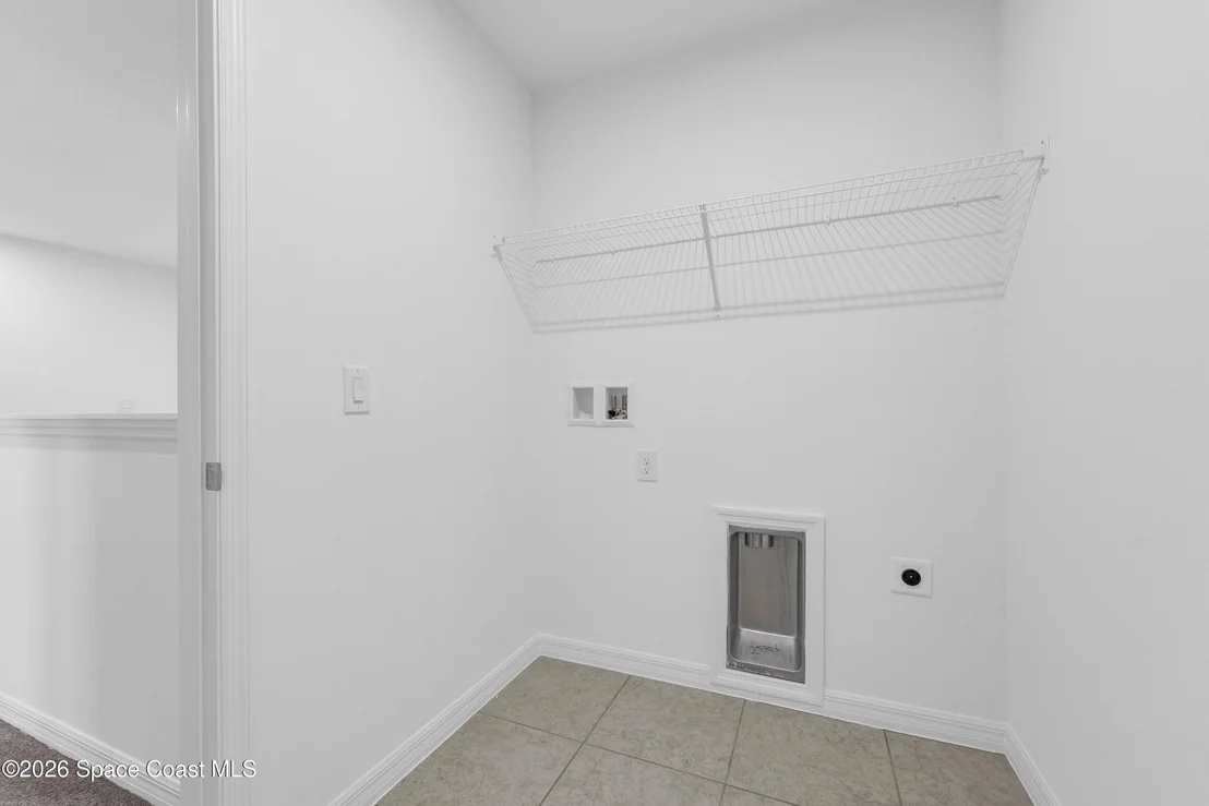 Photo of 897 Castleford Avenue NE