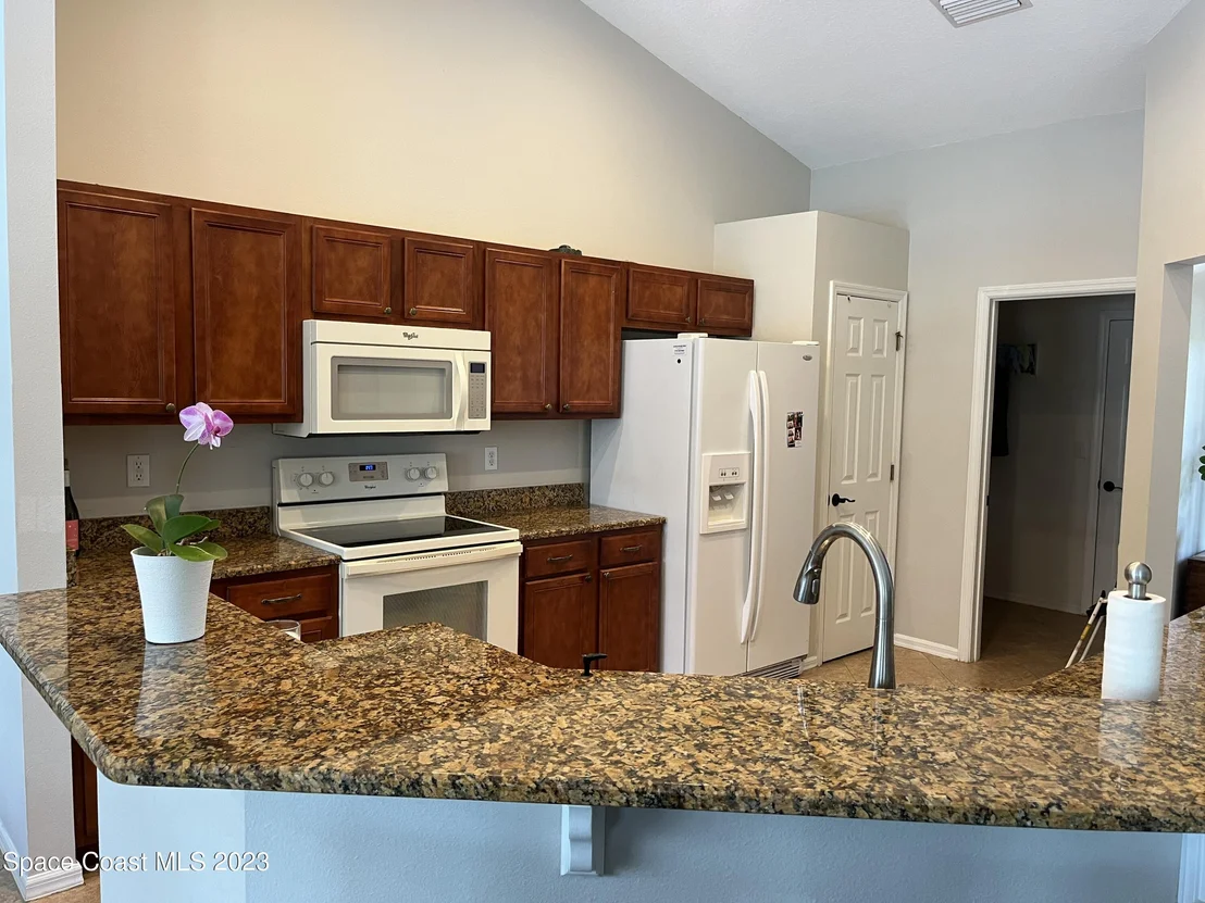 Photo of 997 Gulfstream Avenue