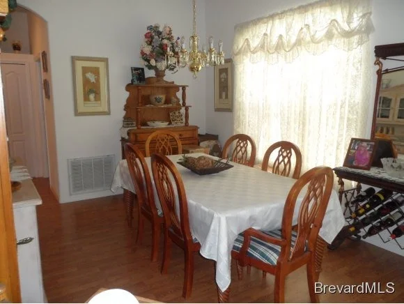 Photo of 310 NE Esterbrook