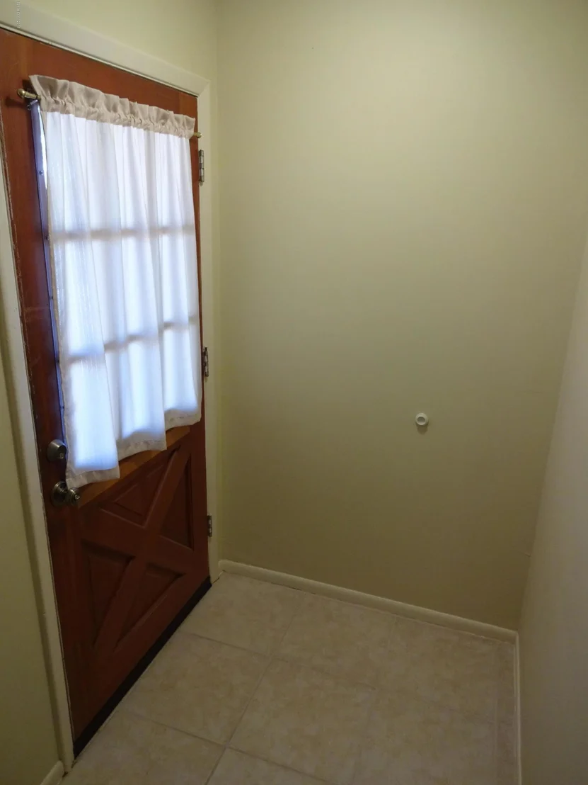 Photo of 954 Kings Post Road