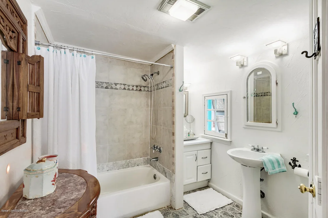 Photo of 14 Barton Avenue
