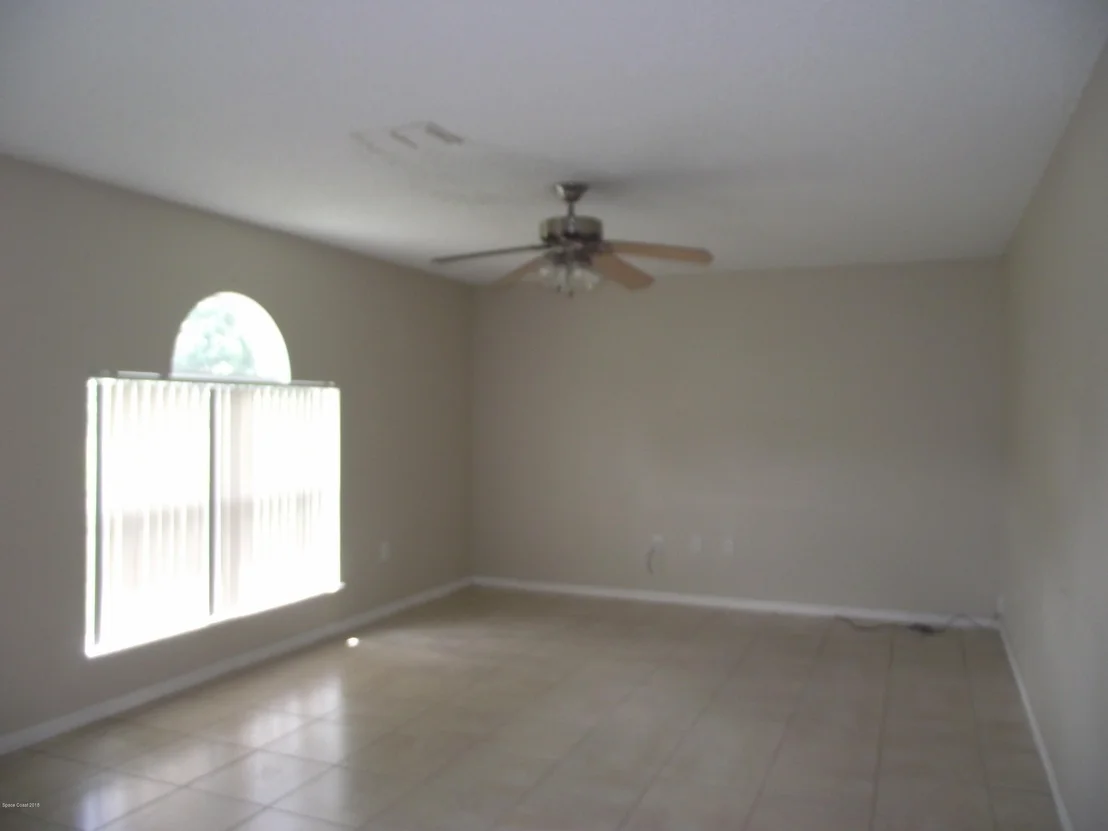 Photo of 1006 Ray Road SE