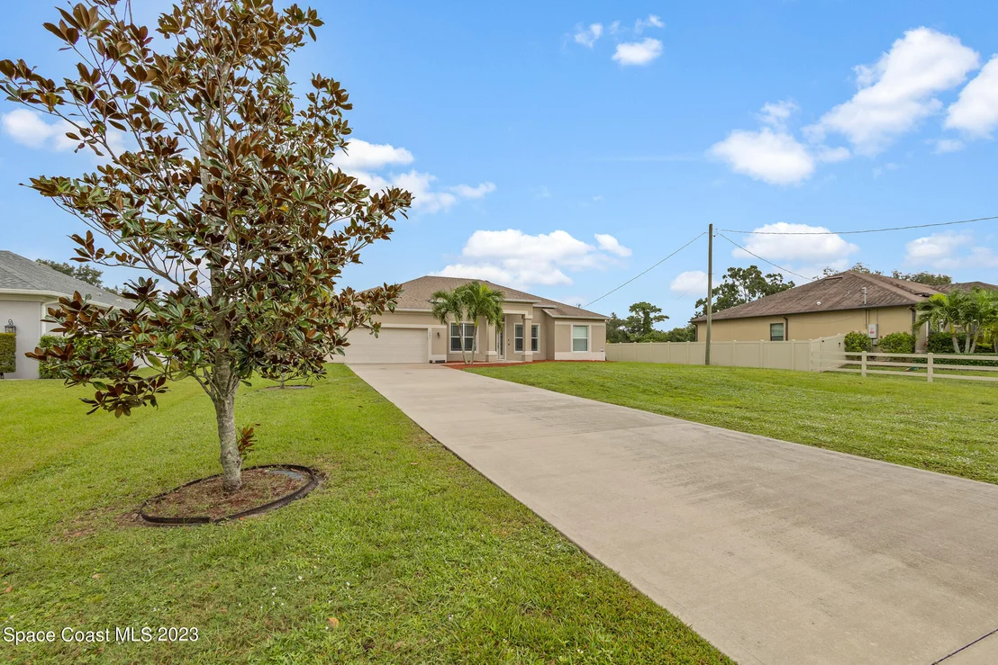 Photo of 1840 Trimble Road