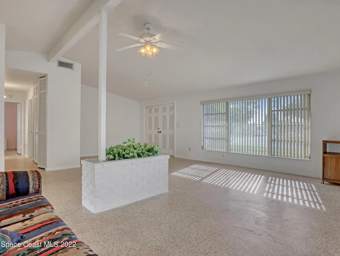 Photo of 1079 Cable Lane NE