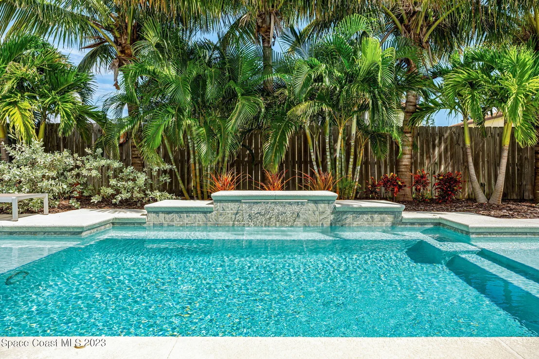 Photo of 543 Biscayne Drive